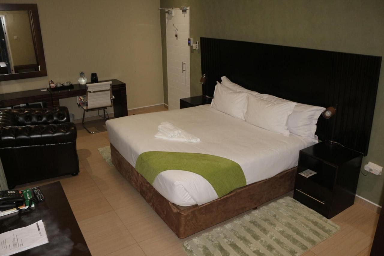 Peaconwood Boutique Villa Palapye ภายนอก รูปภาพ