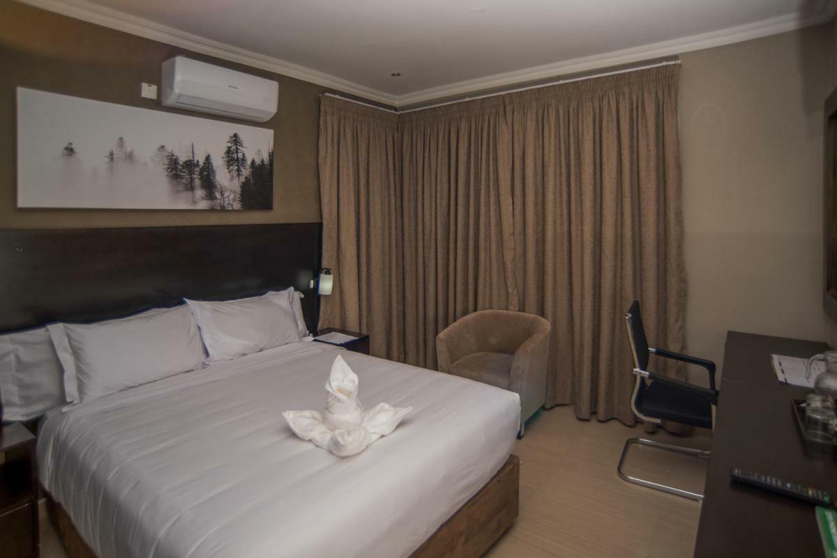Peaconwood Boutique Villa Palapye ภายนอก รูปภาพ