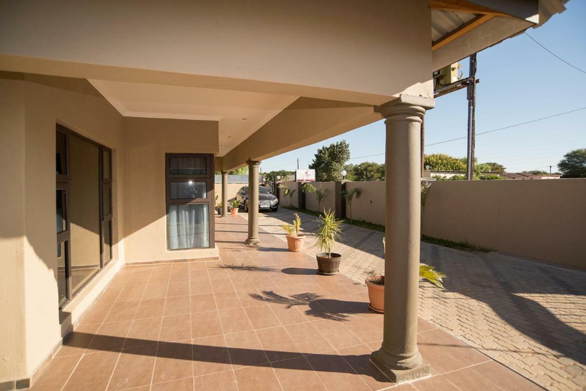 Peaconwood Boutique Villa Palapye ภายนอก รูปภาพ