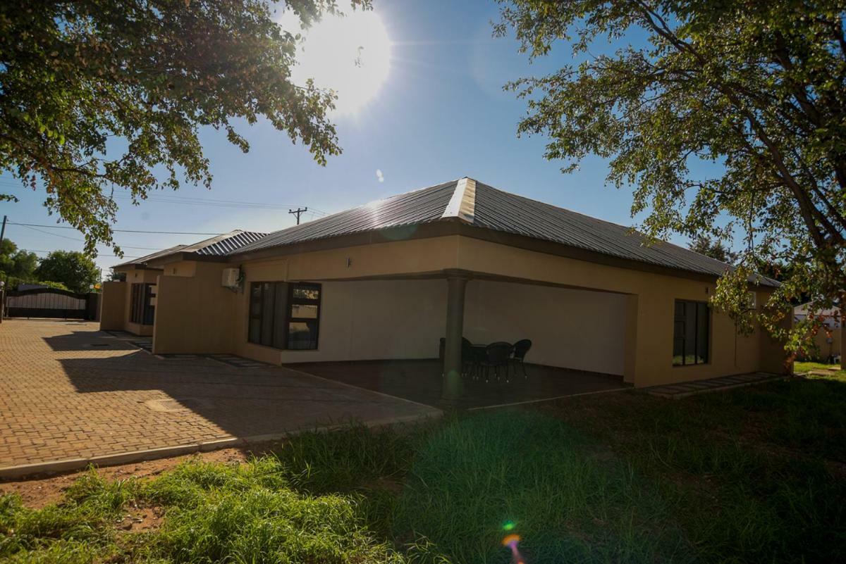 Peaconwood Boutique Villa Palapye ภายนอก รูปภาพ